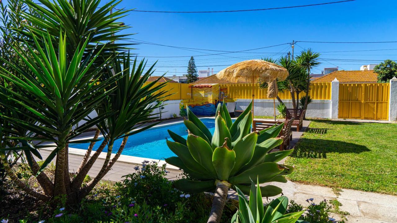 Bed and Breakfast Mr Ziggy'S Surfhouse à Costa da Caparica Extérieur photo